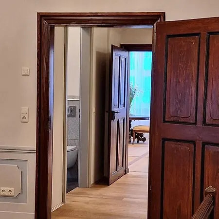 Stadtpalais Koenigssuite Maximal 2 Personen Und 1 Kleinkind 아파트 *