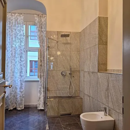 Apartment Stadtpalais Koenigssuite Maximal 2 Personen Und 1 Kleinkind *