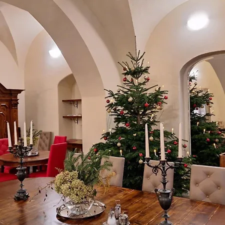 Stadtpalais Koenigssuite Maximal 2 Personen Und 1 Kleinkind Bautzen