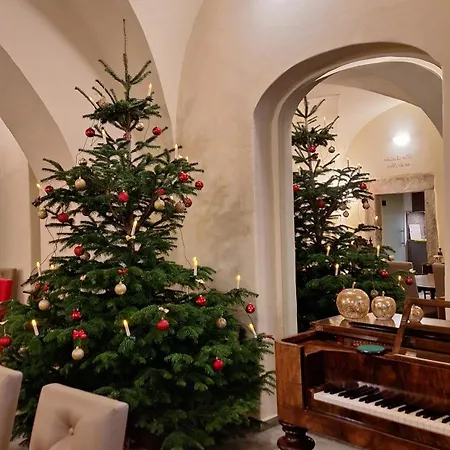 Stadtpalais Koenigssuite Maximal 2 Personen Und 1 Kleinkind