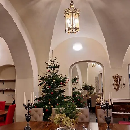 Stadtpalais Koenigssuite Maximal 2 Personen Und 1 Kleinkind *