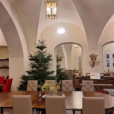 Stadtpalais Koenigssuite Maximal 2 Personen Und 1 Kleinkind Appartement *