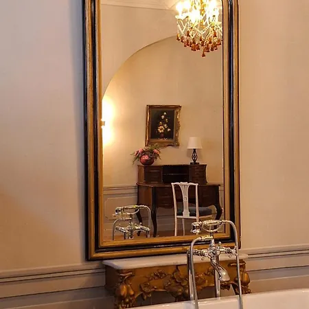 Stadtpalais Koenigssuite Maximal 2 Personen Und 1 Kleinkind *