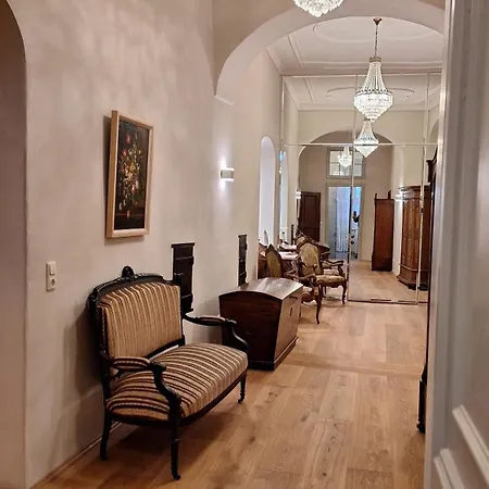 Stadtpalais Koenigssuite Maximal 2 Personen Und 1 Kleinkind