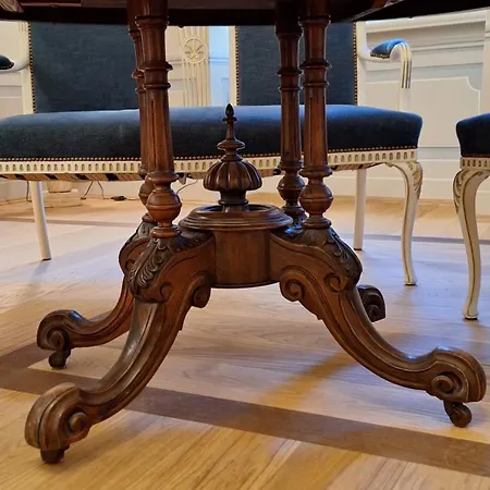 Stadtpalais Koenigssuite Maximal 2 Personen Und 1 Kleinkind