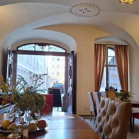 Apartment Stadtpalais Koenigssuite Maximal 2 Personen Und 1 Kleinkind