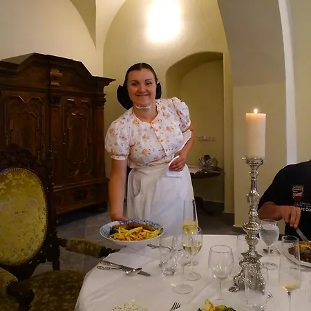 Stadtpalais Koenigssuite Maximal 2 Personen Und 1 Kleinkind