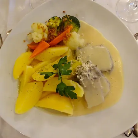 Stadtpalais Koenigssuite Maximal 2 Personen Und 1 Kleinkind *