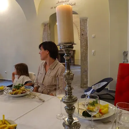 Stadtpalais Koenigssuite Maximal 2 Personen Und 1 Kleinkind