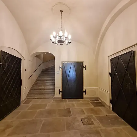 Stadtpalais Koenigssuite Maximal 2 Personen Und 1 Kleinkind Apartment *