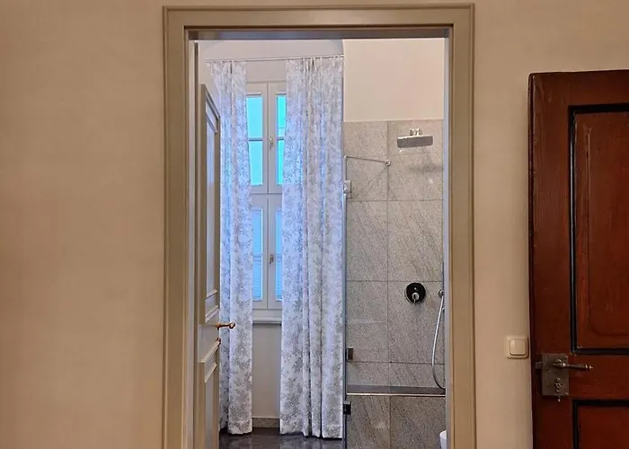 Stadtpalais Koenigssuite Maximal 2 Personen Und 1 Kleinkind *